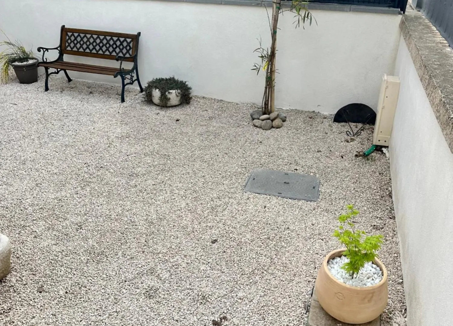 Appartement T2 Avec Terrasse Et Cour Cavaillon Apartment